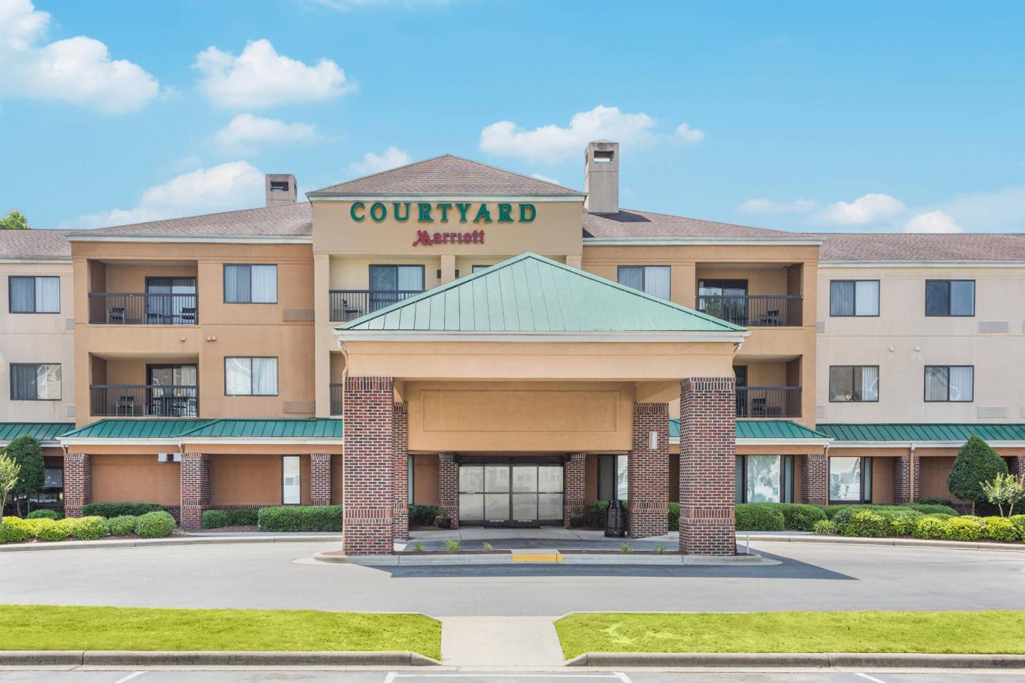 Hotel Courtyard By Marriott 3*